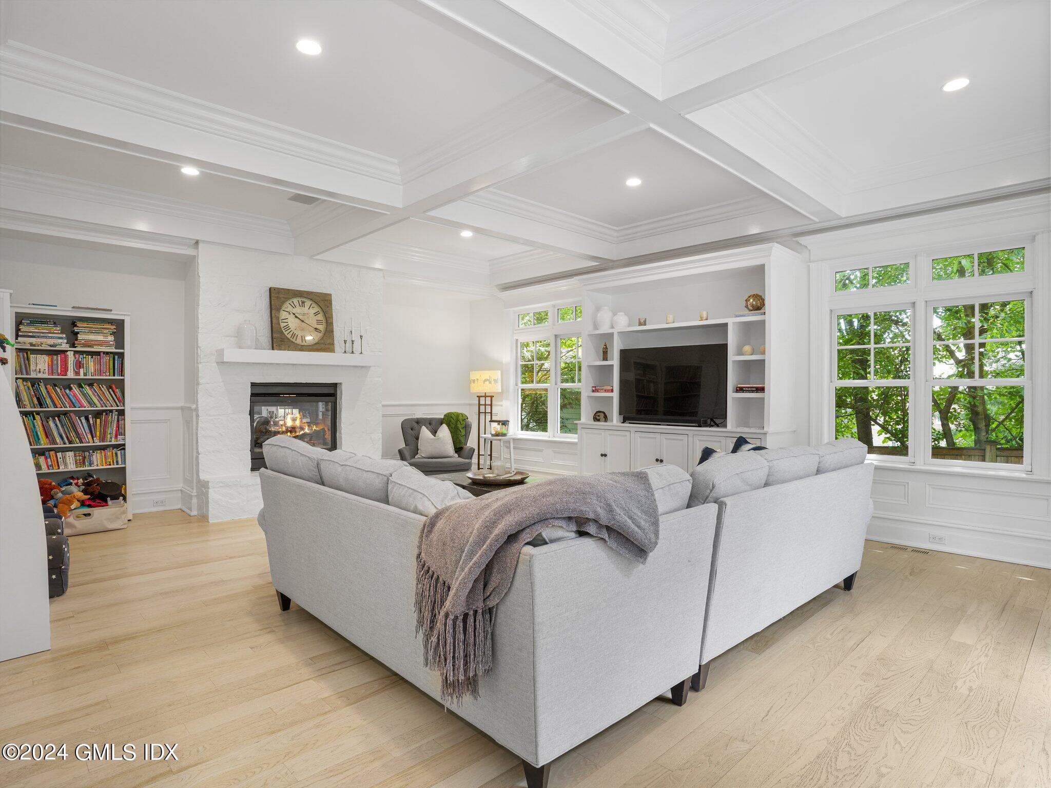 16 Laddins Rock Road Old Greenwich, CT 06870 - Photo 13 of 23 25-web-or-mls-16-laddins-rock-rd