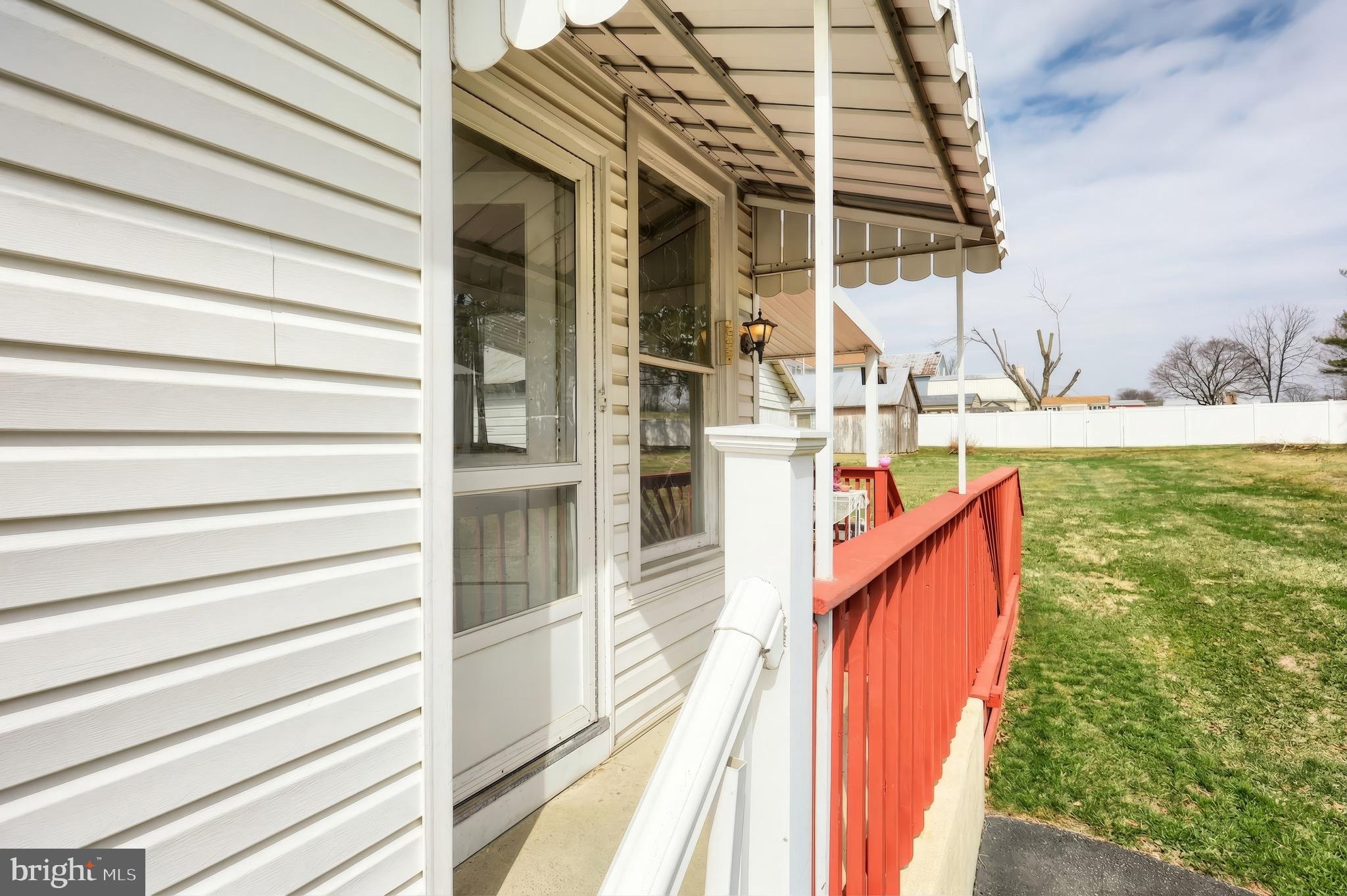 6016 Baltimore Pike Littlestown, PA 17340 - Photo 19 of 32 a balcony with view of ocean