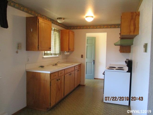 325 Walker Road Lebanon, OR 97355 - Photo 4 of 18 Gallery Image 4