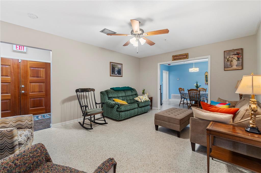 207 West Wheeler Road Seffner, FL 33584 - Photo 16 of 43