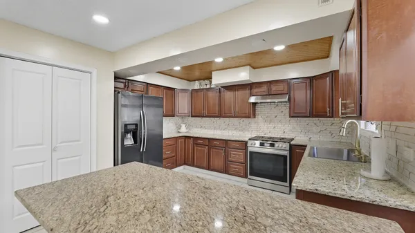 $579,000 | 12815 Seneca Drive, Palos Heights, IL 60463