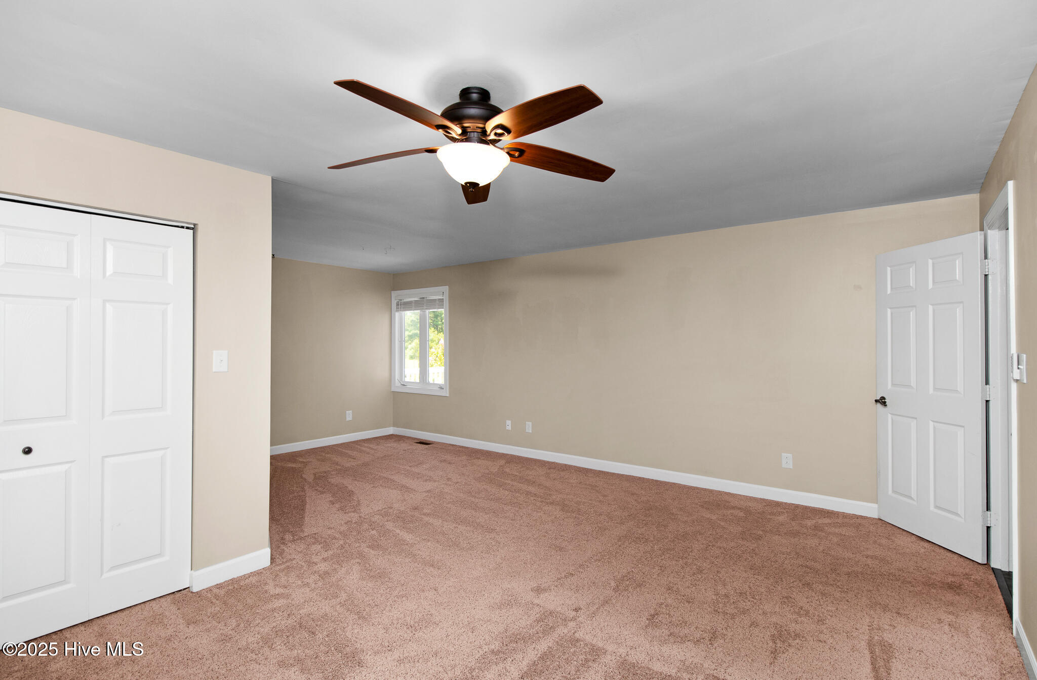 800 Country Club Road, Unit 33 HAYSTACKS Morehead City, NC 28557 - Photo 30 of 58 Spacious bedroom 2