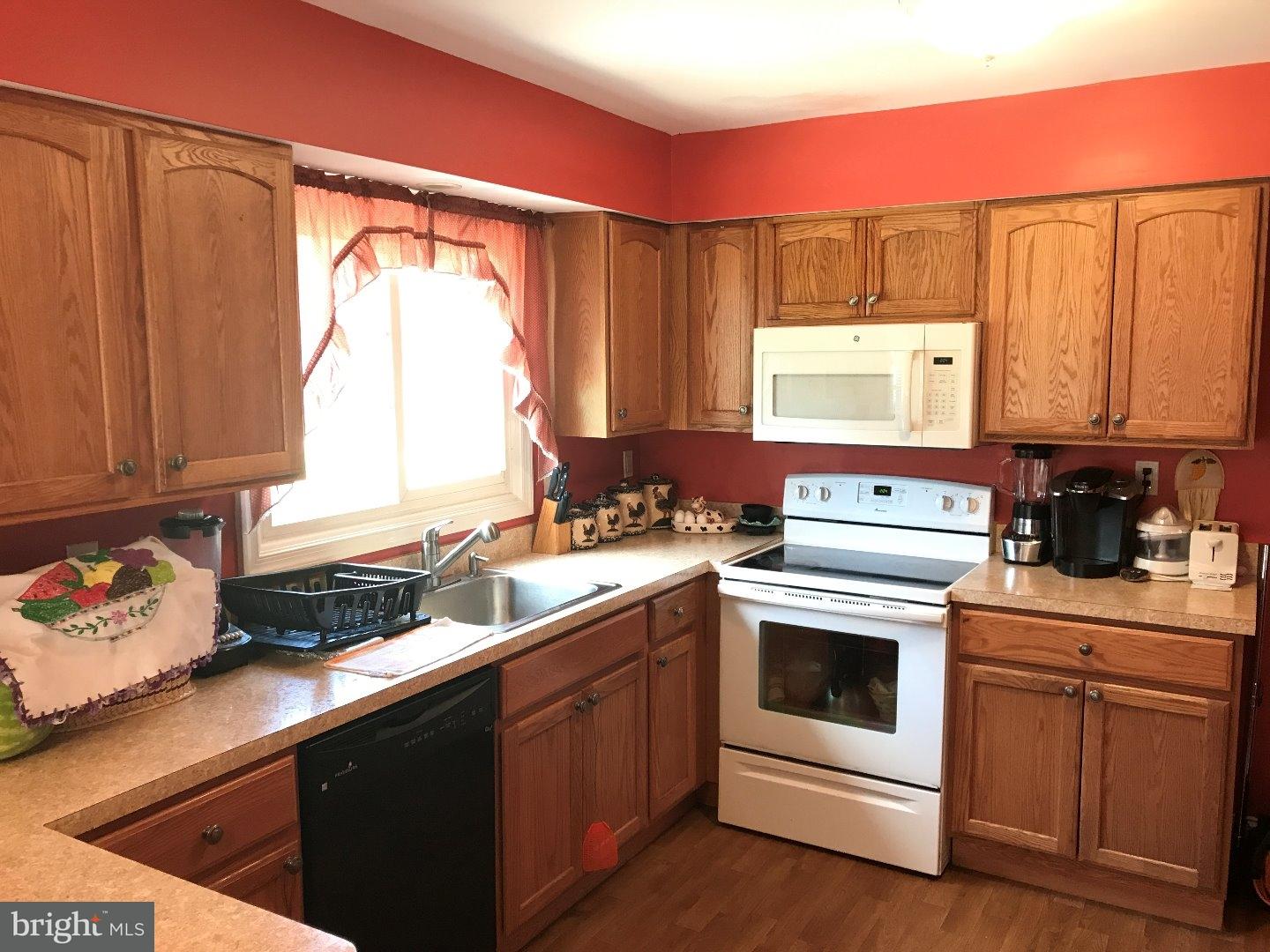 747 Valley Road Coatesville, PA 19320 - Photo 6 of 15 Kitchen
