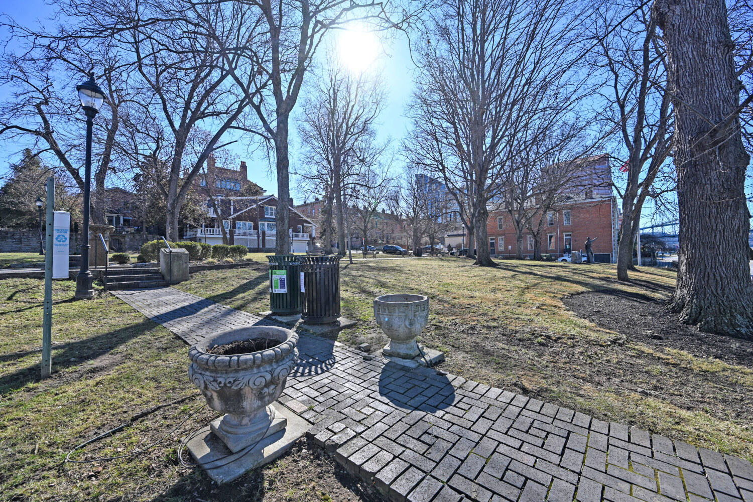 229 Riverside Drive, Unit 1F Covington, KY 41011 - Photo 35 of 40 229RiversideDr1F_44