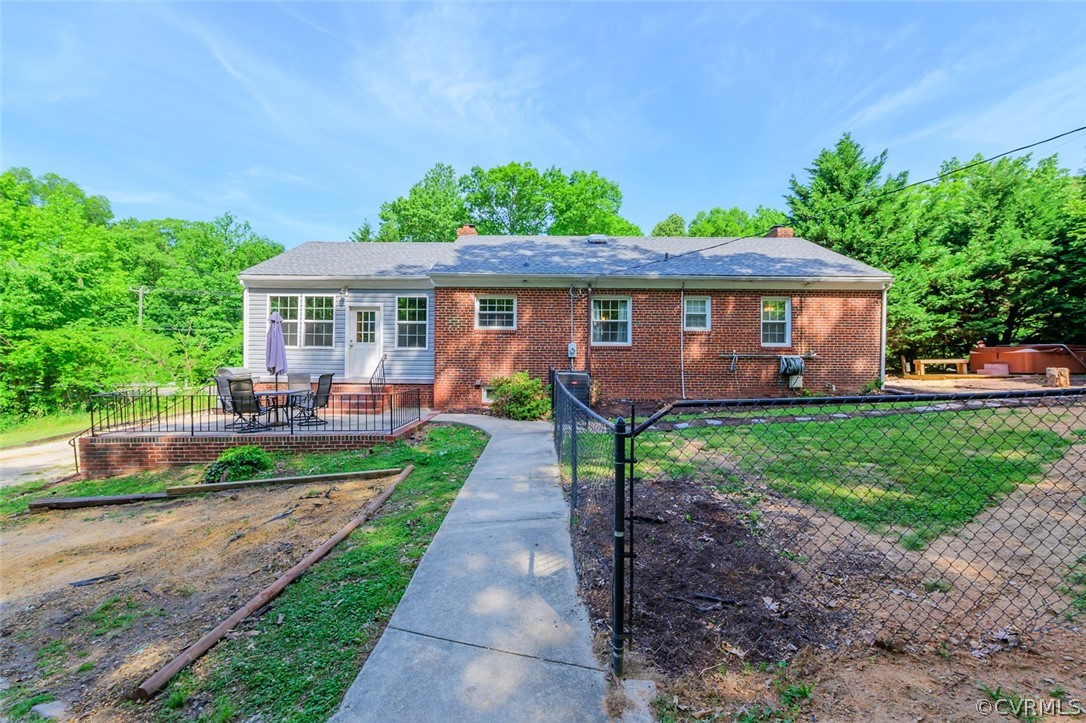 3215 Pemberton Road Henrico, VA 23233 - Photo 7 of 39 Fenced in area for your four legged friends!
