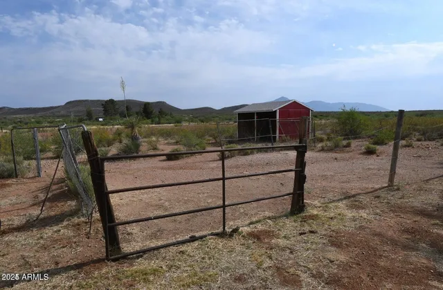 $250,000 | 653 East Border Road, Bisbee, AZ 85603