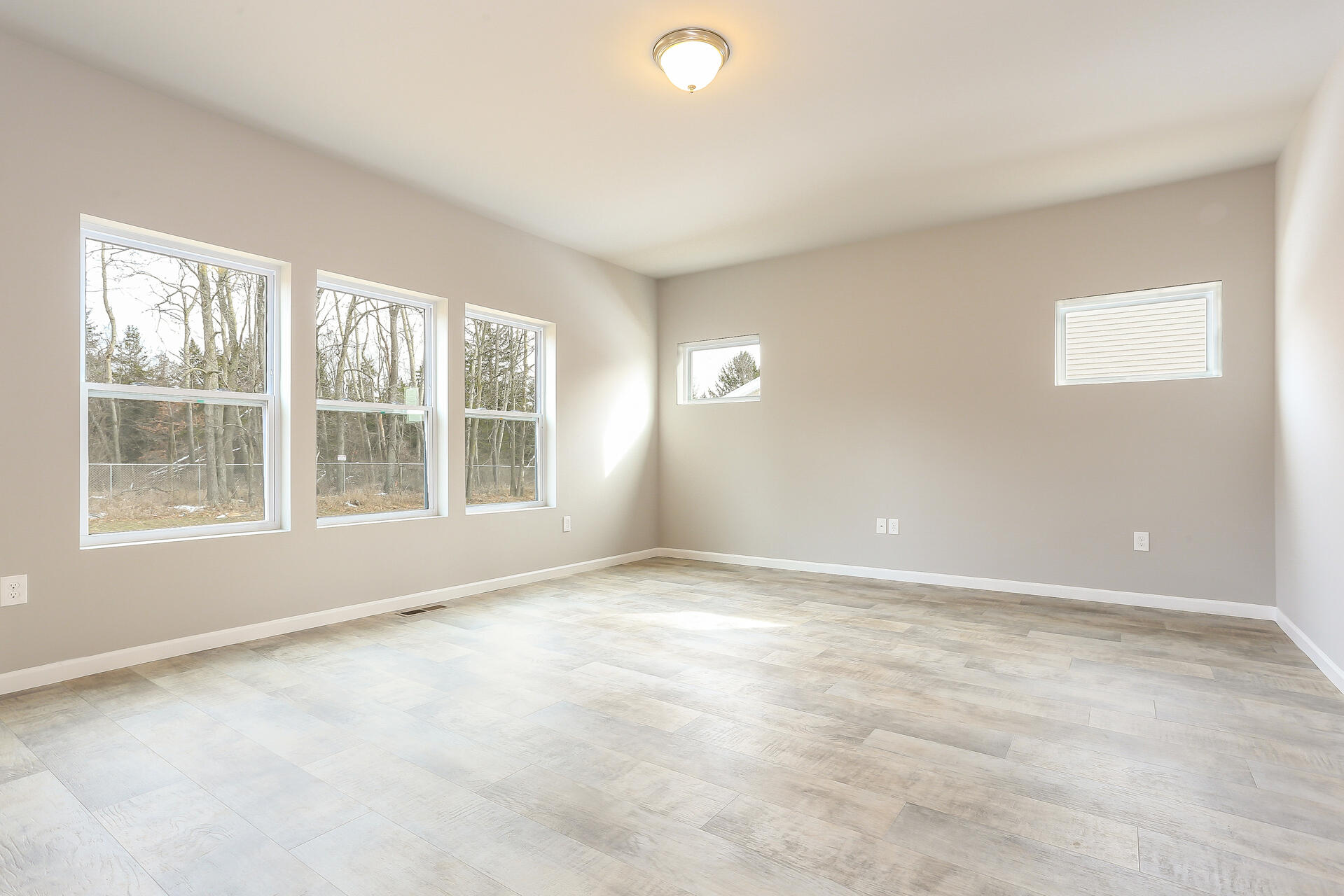 3233 Railtown Road Caledonia, MI 49316 - Photo 3 of 32 1-Living Room AOK187-E2390-1