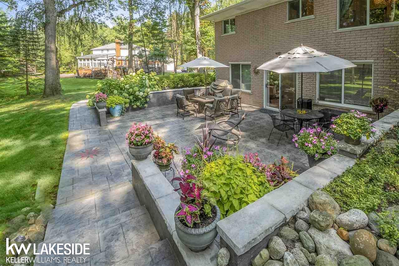 1294 Concord Road Rochester, MI 48309 - Photo 10 of 58 31390829-9.JPG
