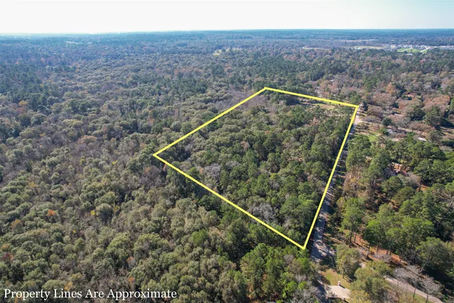a view of a tennis court