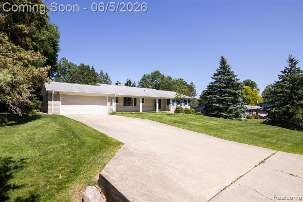 724 Sandstone Drive Rochester Hills, MI 48309 - Photo 1 of 60