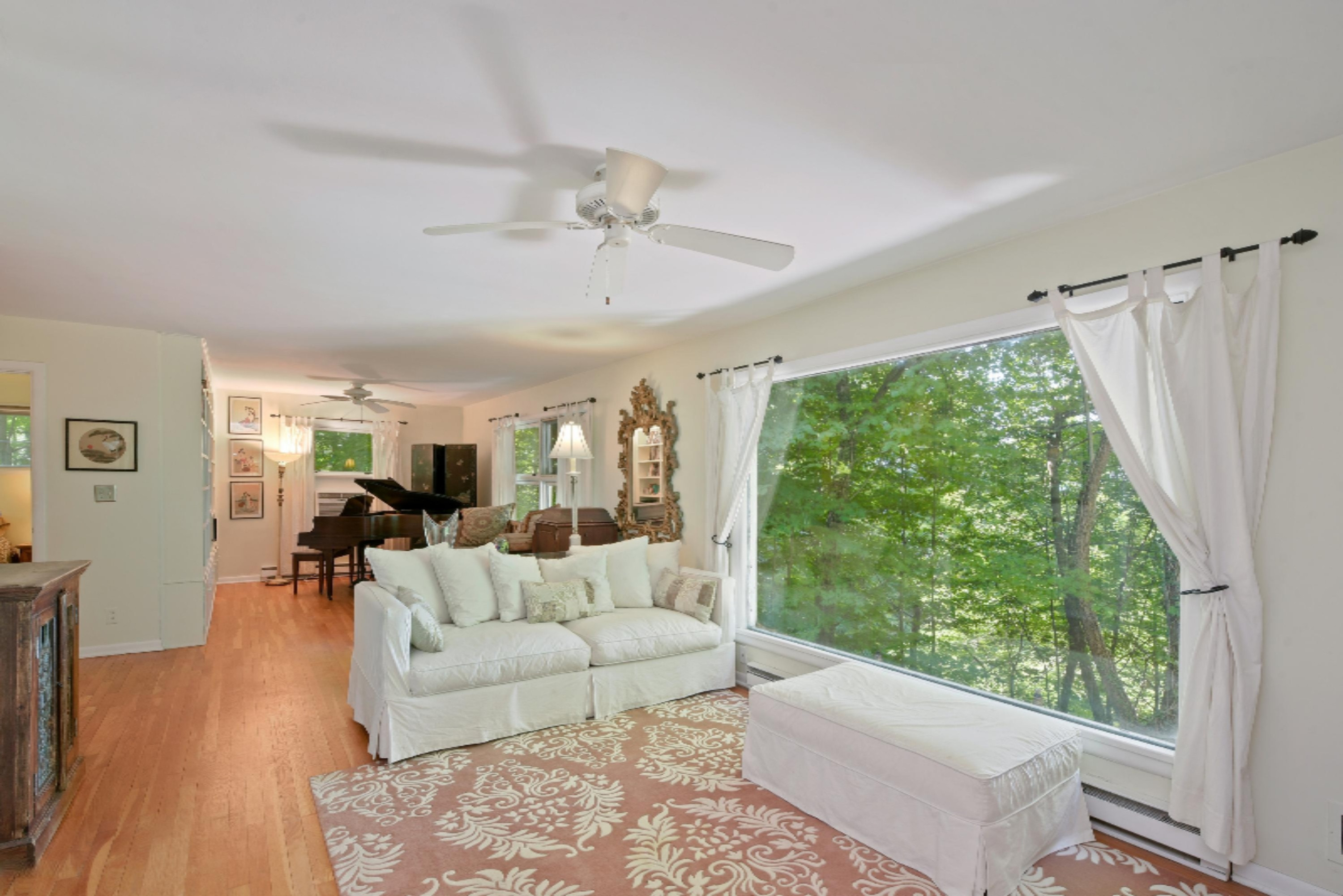 15236 Lakeshore Road Lakeside, MI 49116 - Photo 7 of 23 06_15236LakeshoreRd_3001_FamilyRoom_HiRe