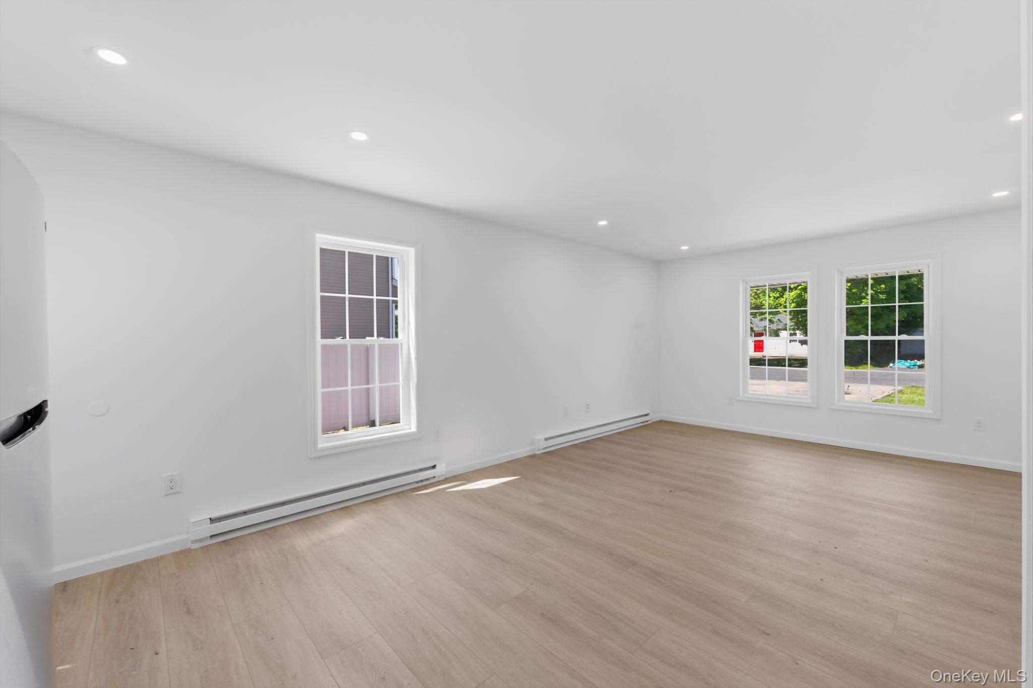 655 Post Avenue Bellport, NY 11713 - Photo 9 of 20