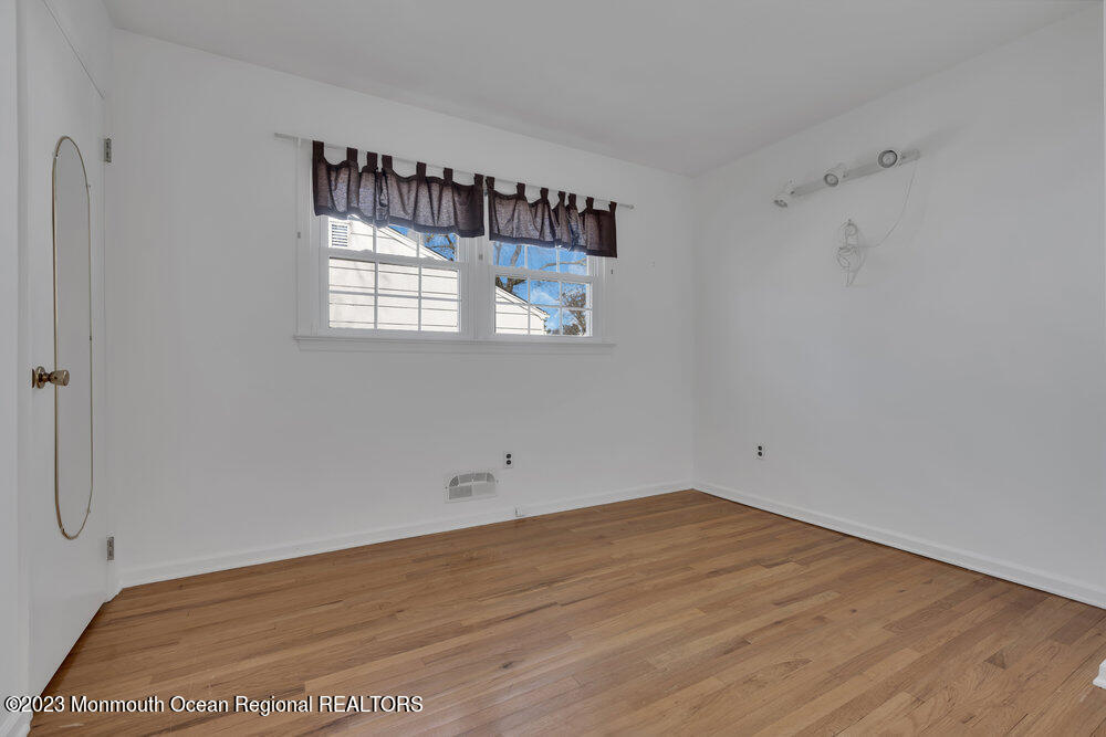 309 Eastham Road Point Pleasant, NJ 08742 - Photo 25 of 34 026_dsc09012