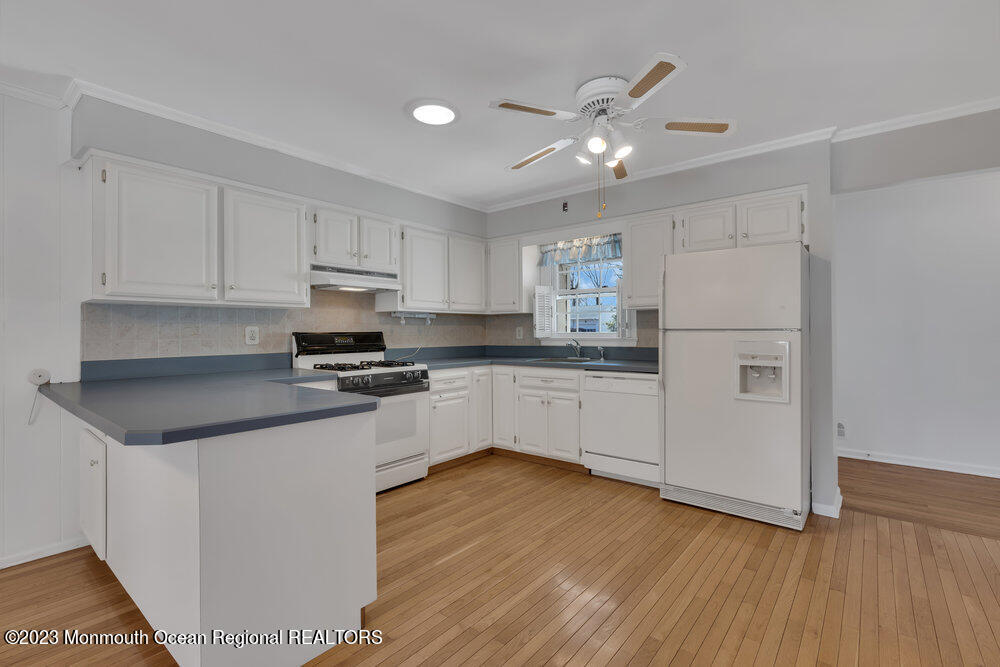 309 Eastham Road Point Pleasant, NJ 08742 - Photo 9 of 34 013_dsc08932