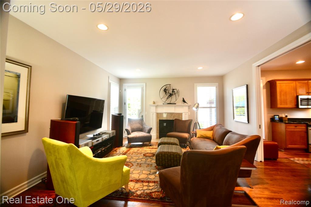 306 Woodward Avenue Rochester, MI 48307 - Photo 6 of 22