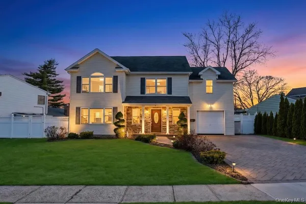 $949,999 | 4312 Ava Road, Bethpage, NY 11714