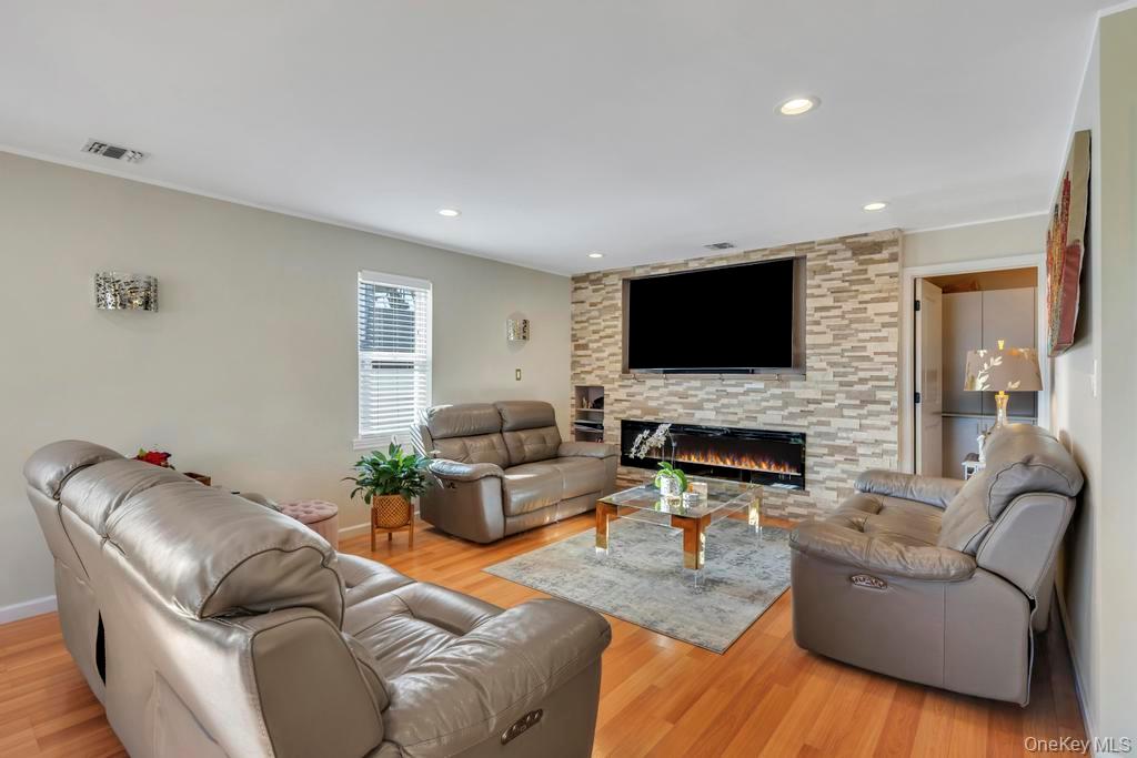 4312 Ava Road Bethpage, NY 11714 - Photo 11 of 32