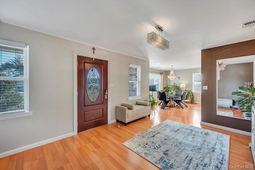 4312 Ava Road Bethpage, NY 11714 - Photo 10 of 32