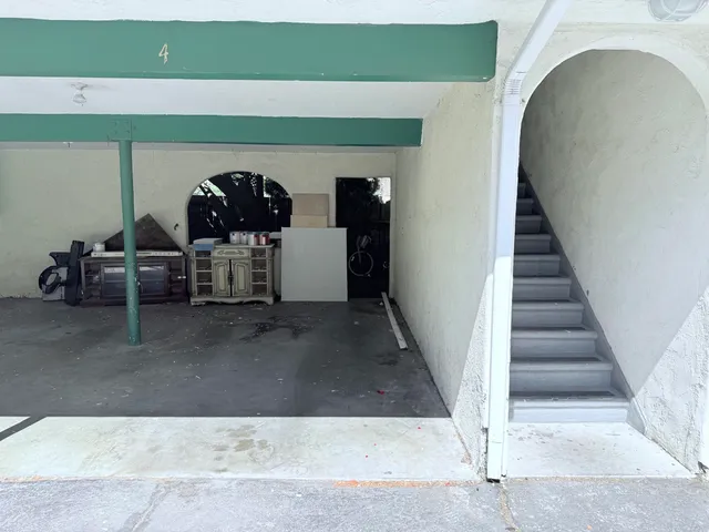 a view of entryway and hall