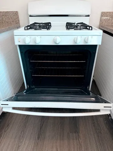 a view of stove top oven