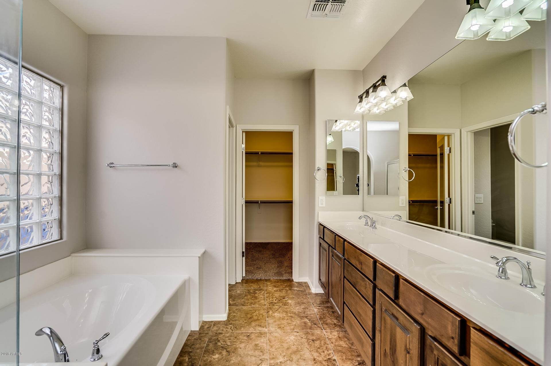 2344 West Corral Road Phoenix, AZ 85041 - Photo 13 of 27 photo_13