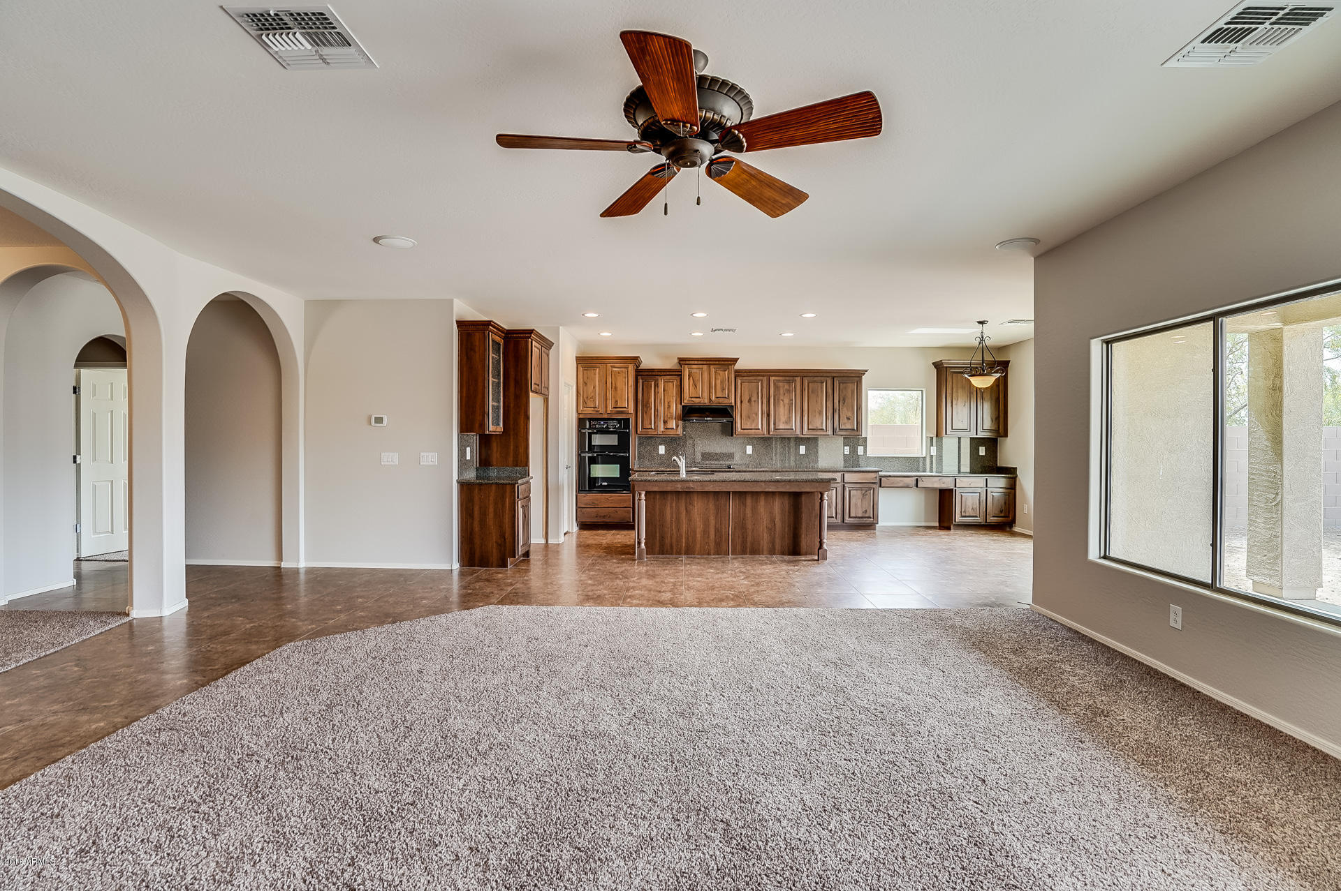 2344 West Corral Road Phoenix, AZ 85041 - Photo 9 of 27 photo_09