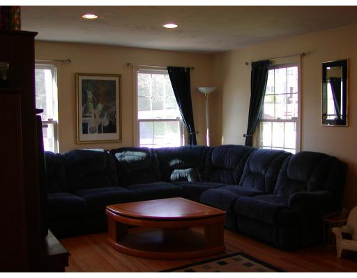 13 Bubbling Brook Road Franklin, MA 02038 - Photo 8 of 16 Gallery Image 8