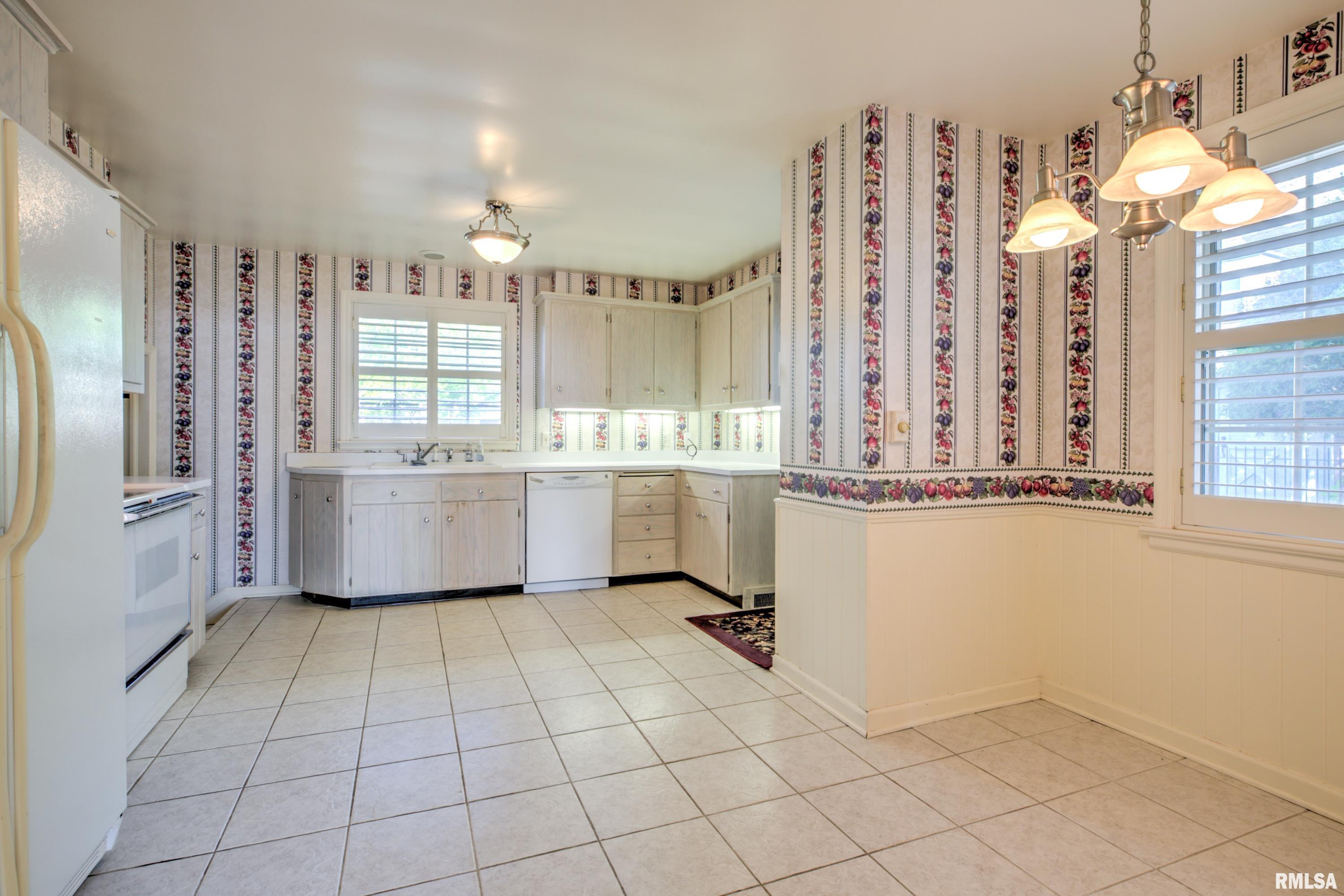 5014 North Prospect Road Peoria Heights, IL 61616 - Photo 11 of 69