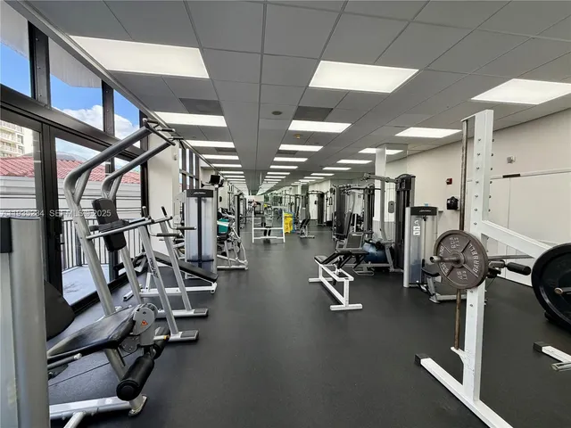 $3,500 | 1450 Brickell Bay Drive, Unit 907, Miami, FL 33131