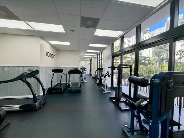 $3,500 | 1450 Brickell Bay Drive, Unit 907, Miami, FL 33131