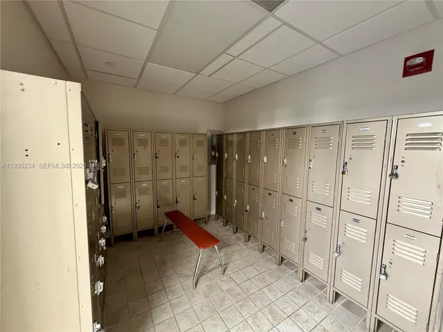 $3,500 | 1450 Brickell Bay Drive, Unit 907, Miami, FL 33131