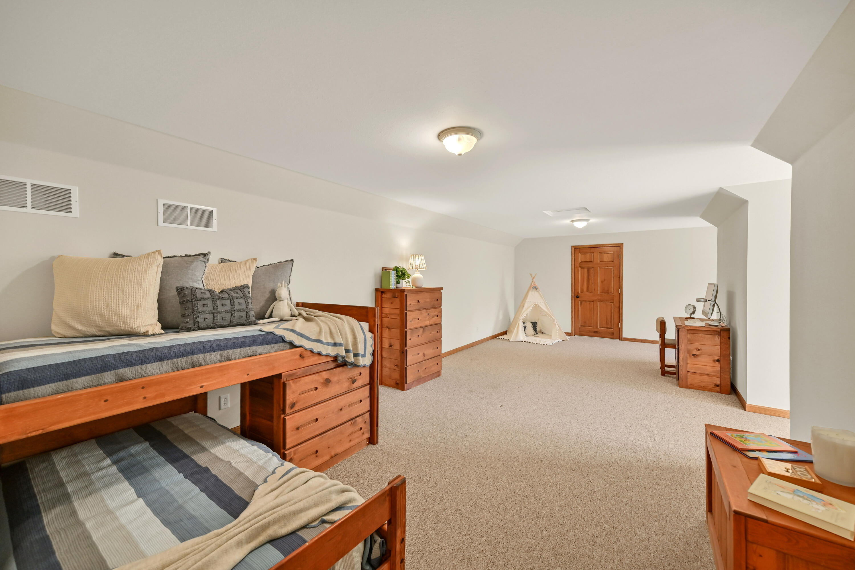 8510 Hawthorne Road Mequon, WI 53097 - Photo 28 of 49 Bedroom 4