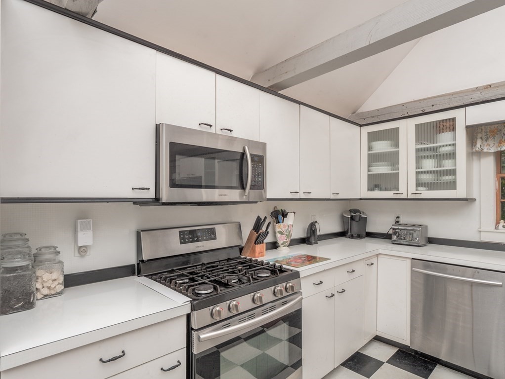 180 South Road Pepperell, MA 01463 - Photo 12 of 38