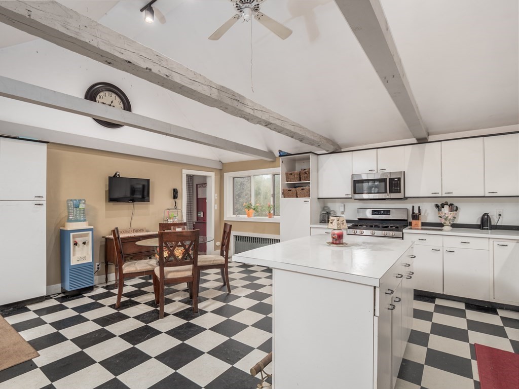 180 South Road Pepperell, MA 01463 - Photo 8 of 38