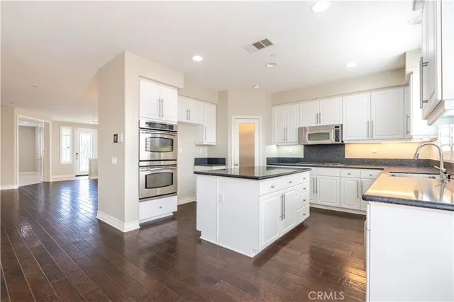 $870,000 | 15751 Snowy Peak Lane, Fontana, CA 92336