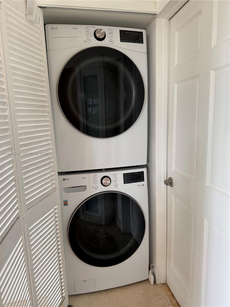 1824 Brickell Avenue, Unit 4C Miami, FL 33129 - Photo 21 of 30 LG almost new Washer and Dryer