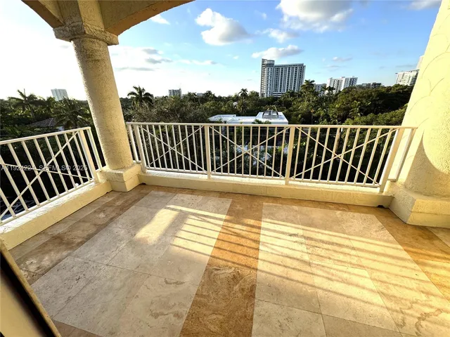$3,600 | 1824 Brickell Avenue, Unit 4C, Miami, FL 33129