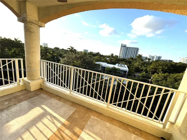 $3,600 | 1824 Brickell Avenue, Unit 4C, Miami, FL 33129