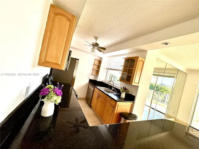 $3,600 | 1824 Brickell Avenue, Unit 4C, Miami, FL 33129