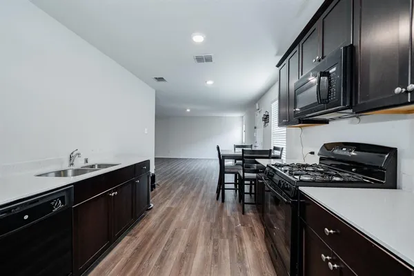 $1,700 | 1822 Barrie Way, Crandall, TX 75114