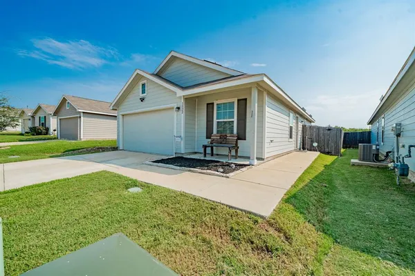 $1,700 | 1822 Barrie Way, Crandall, TX 75114