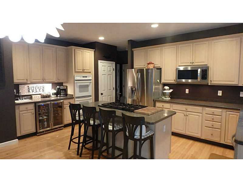 255 Castle Rocks Road Warwick, RI 02886 - Photo 4 of 24 Kitchen.