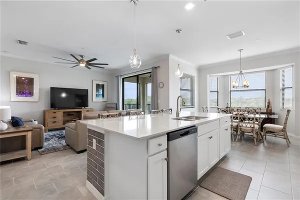 $2,800 | 18008 Gawthrop Drive, Unit 402, Lakewood Ranch, FL 34211