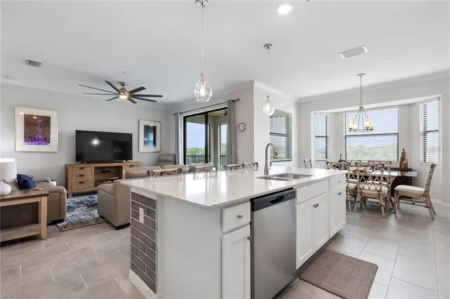 $2,800 | 18008 Gawthrop Drive, Unit 402, Lakewood Ranch, FL 34211