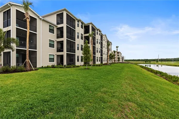 $2,800 | 18008 Gawthrop Drive, Unit 402, Lakewood Ranch, FL 34211