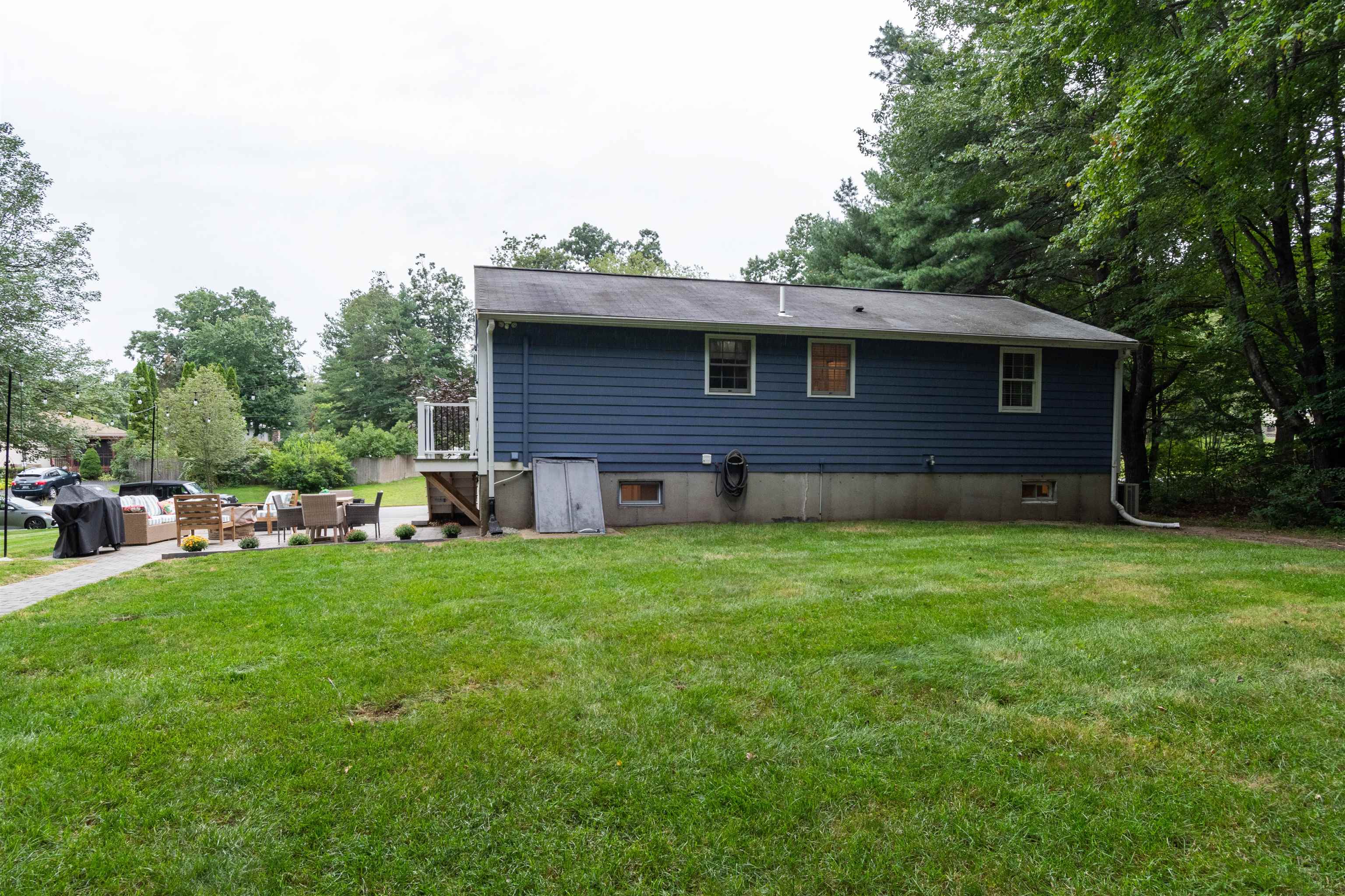 33 Gail Road Merrimack, NH 03054 - Photo 20 of 24