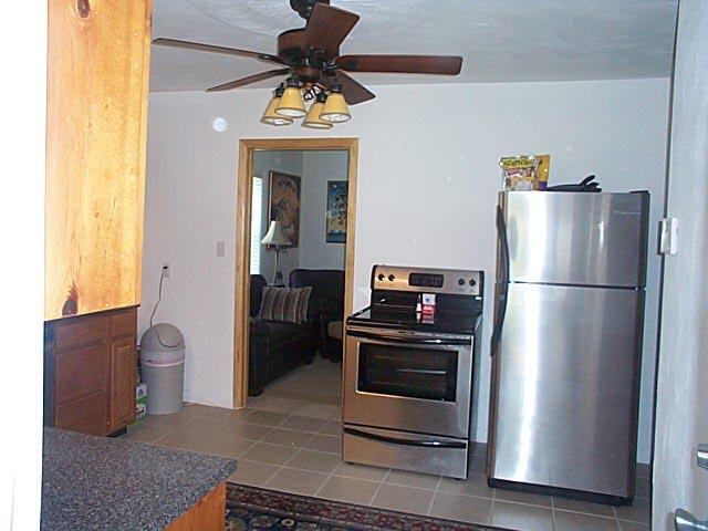 1009 Ray Road Southeast Roanoke, VA 24014 - Photo 6 of 9 KITCHEN