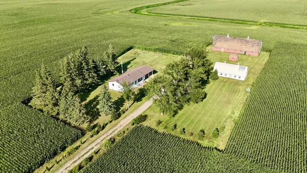 $240,000 | 68680 470th Street, Fairfax, MN 55332