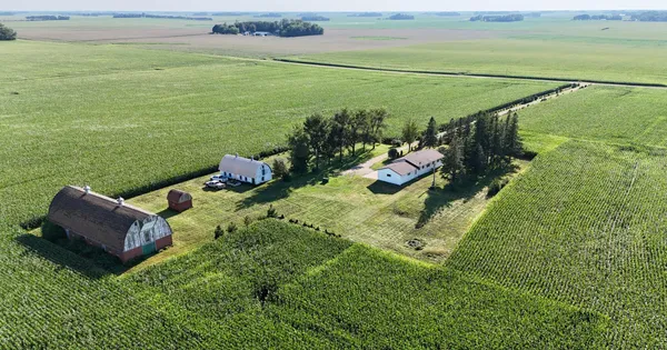 $240,000 | 68680 470th Street, Fairfax, MN 55332