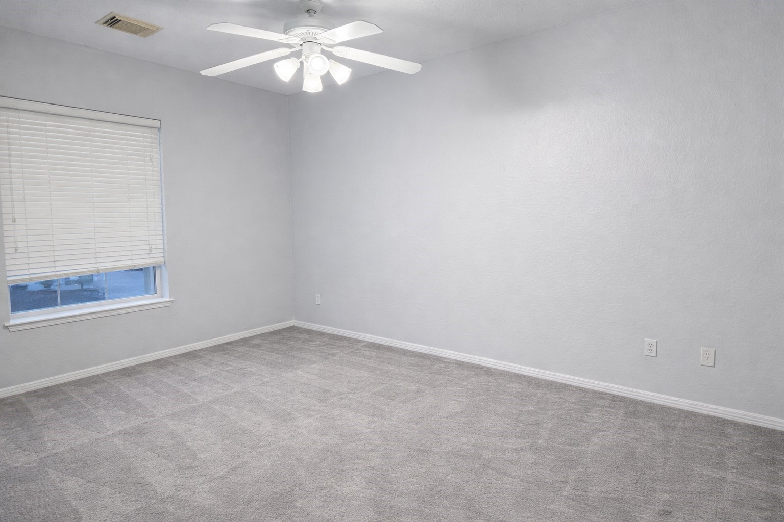8111 Placid Point Court Humble, TX 77396 - Photo 27 of 35 3rd Upstairs Bedroom